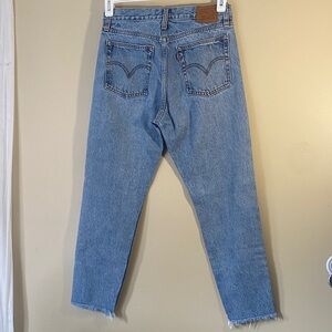 Levi’s BIG E Wedgie Light Wash Button Fly Jeans Frayed Hem High Rise